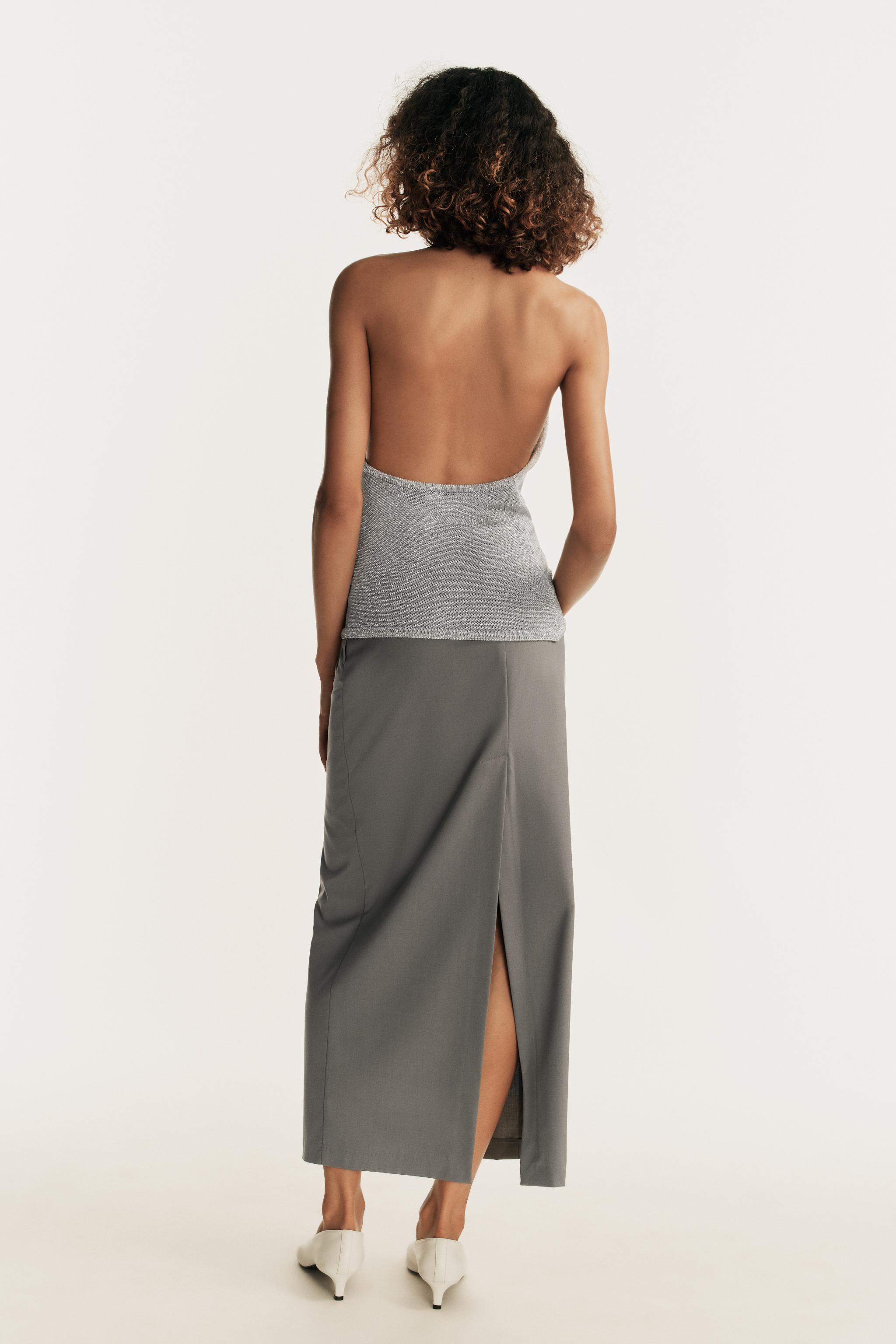 TOP EN MAILLE HALTER À FIL MÉTALLISÉ
